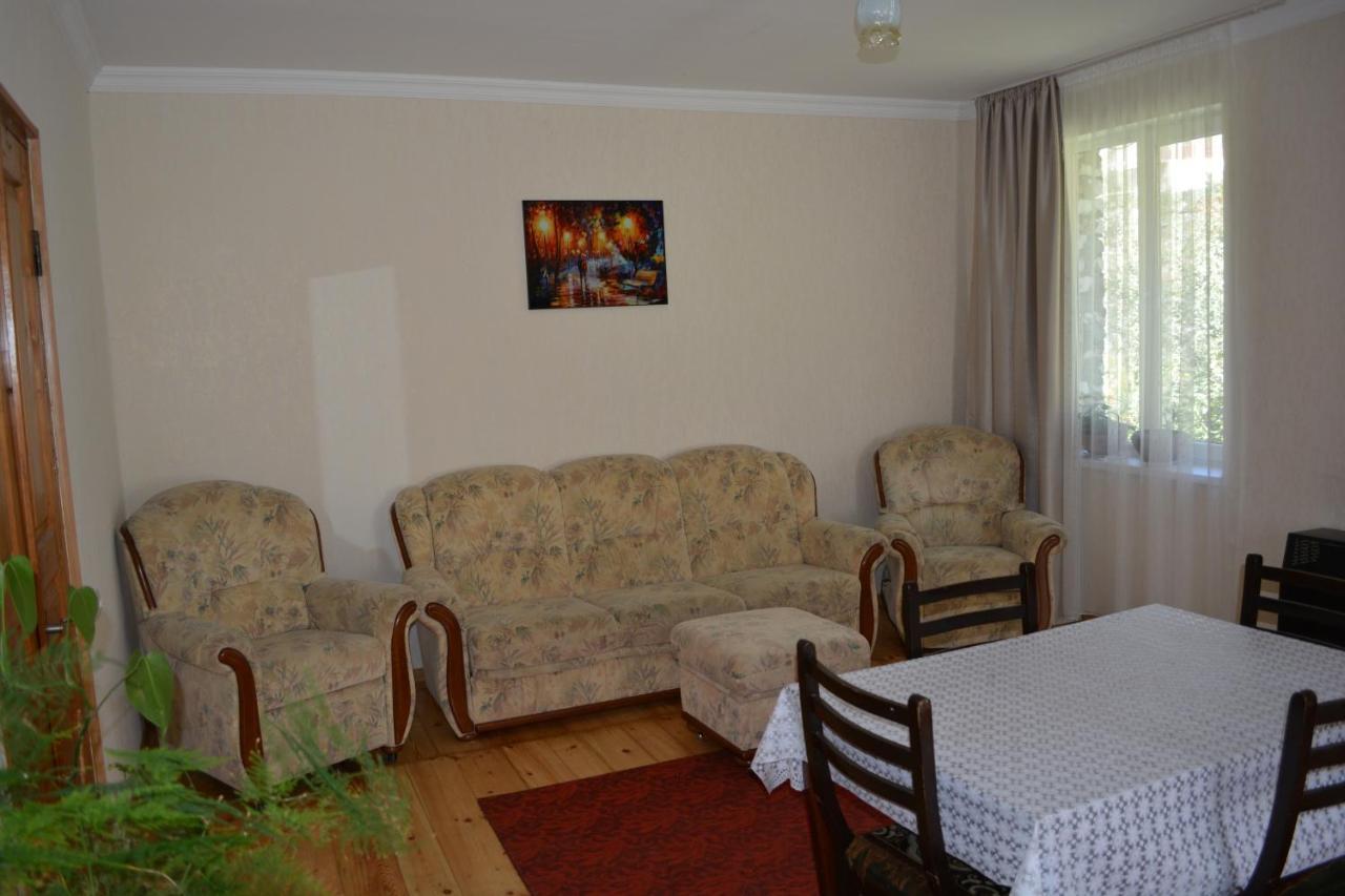 Ekaterine Guest House Казбеги Екстериор снимка